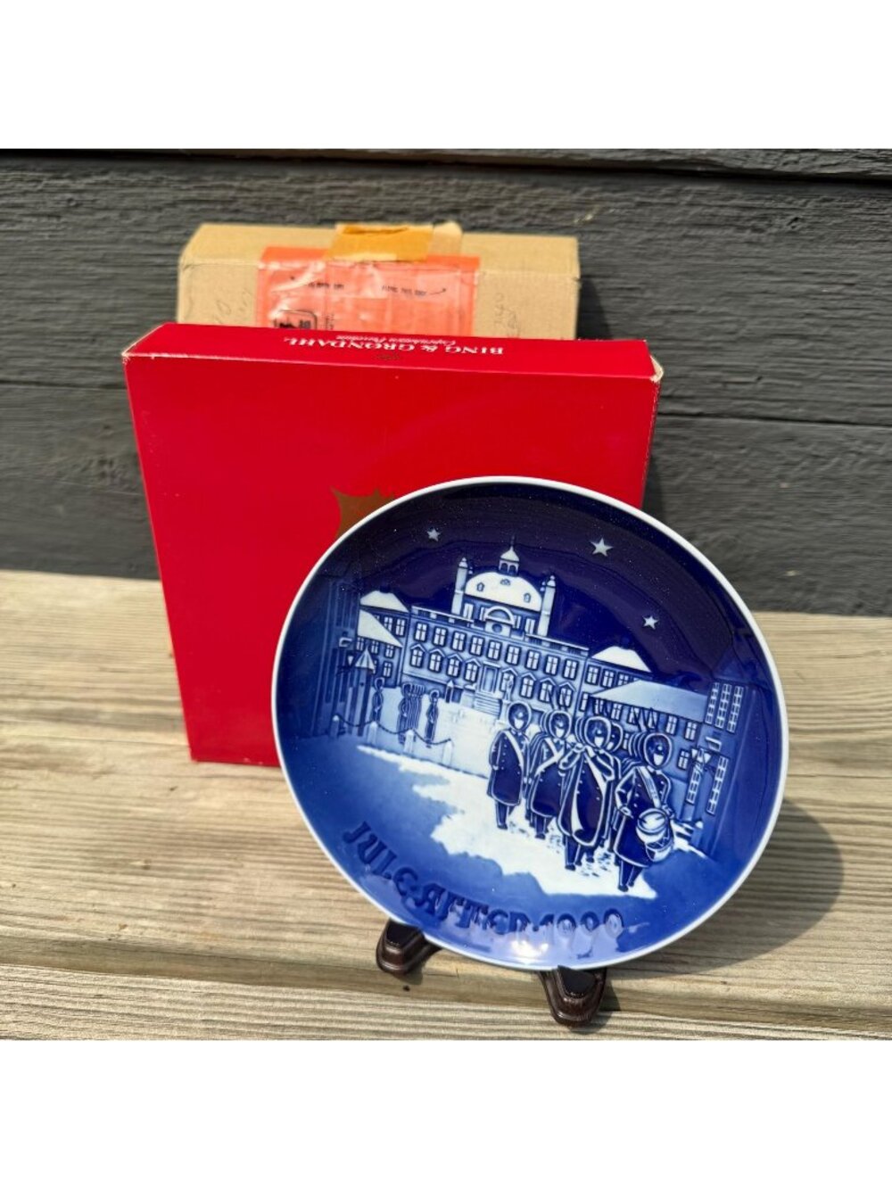 Bing and Grondahl, B&G 1990 Christmas Plate with Box -A